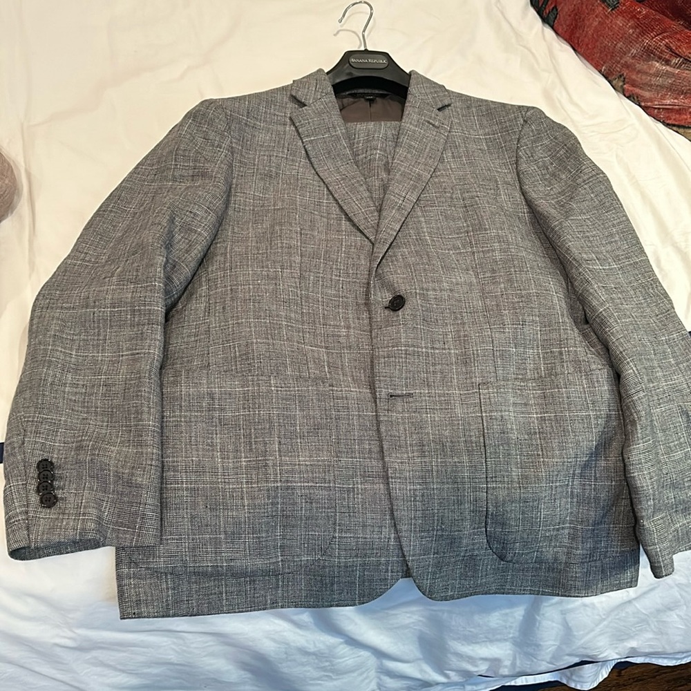 Men’s linen suit